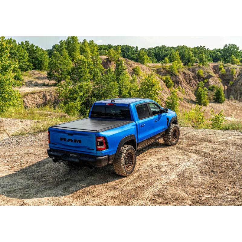 Retrax IX - 19 (New Body)-23 Silv/Sierra 1500 6'7" Model 30482 - Image 16