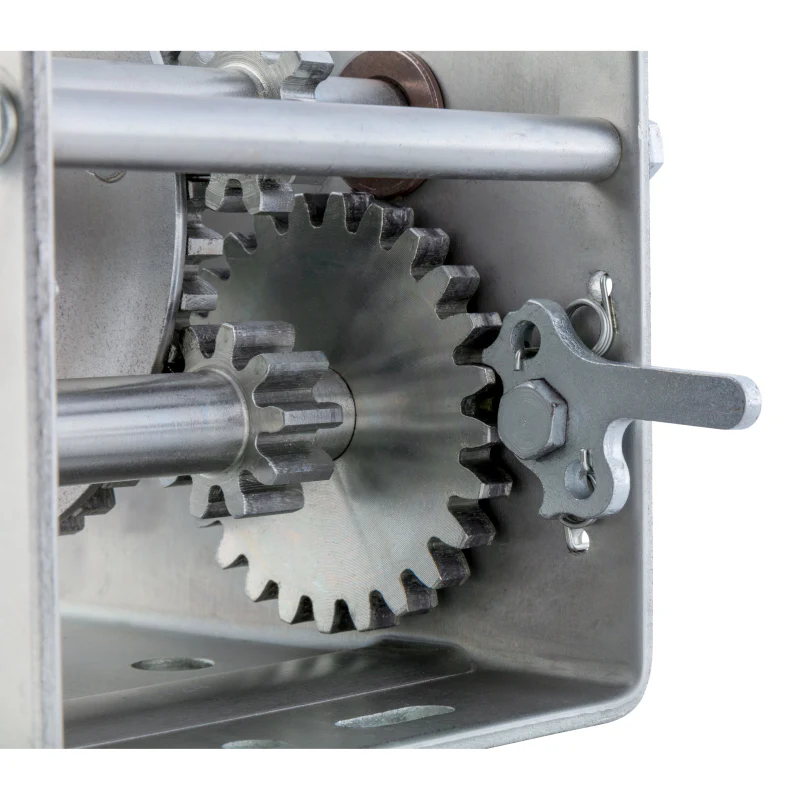 CURT Hand-Crank 2-Speed Winch, 2,000 lbs, 10.25:1 Low Gear Ratio, 10.6" Handle Model 29520 - Image 3