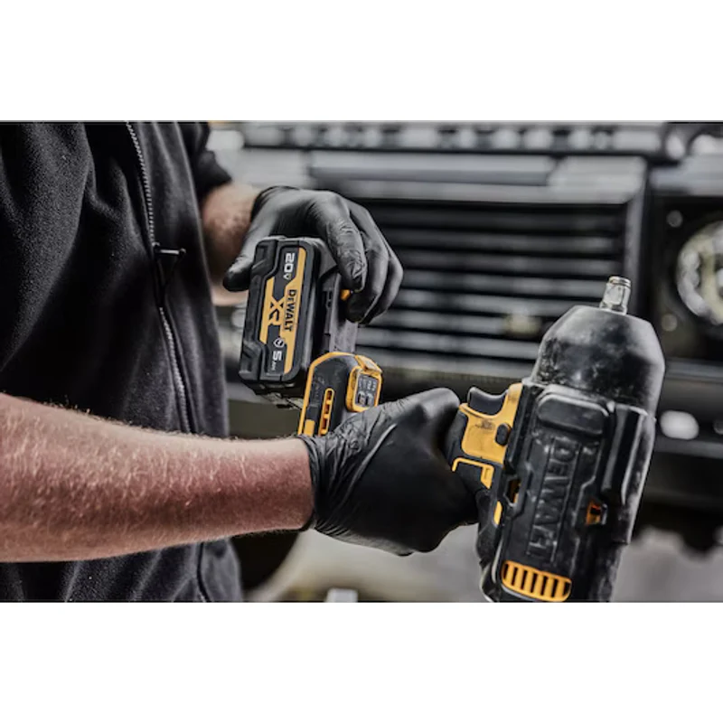 DeWalt 20V MAX* XR® 1/2 In. High Torque Impact Wrench with Hog Ring Anvil DCF900GP2 - Image 10
