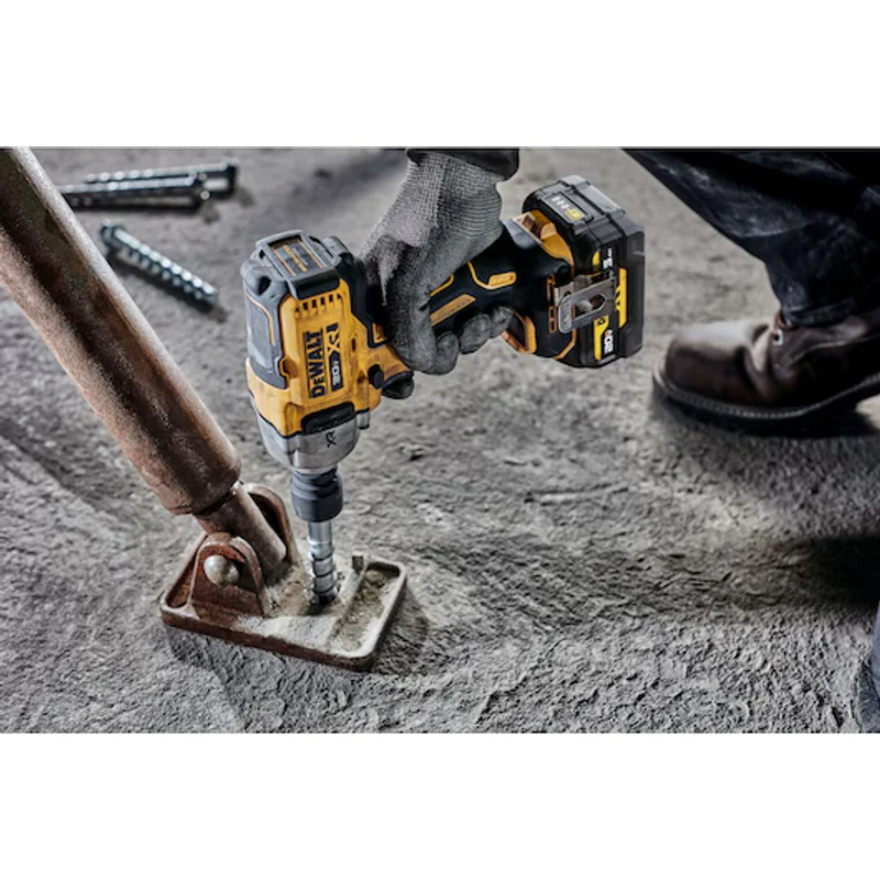 DeWalt 20V MAX* XR® 1/2 In. Mid-Range Impact Wrench with Hog Ring Anvil and Oil-Resistant Batteries Kit DCF891GP2 - Image 5