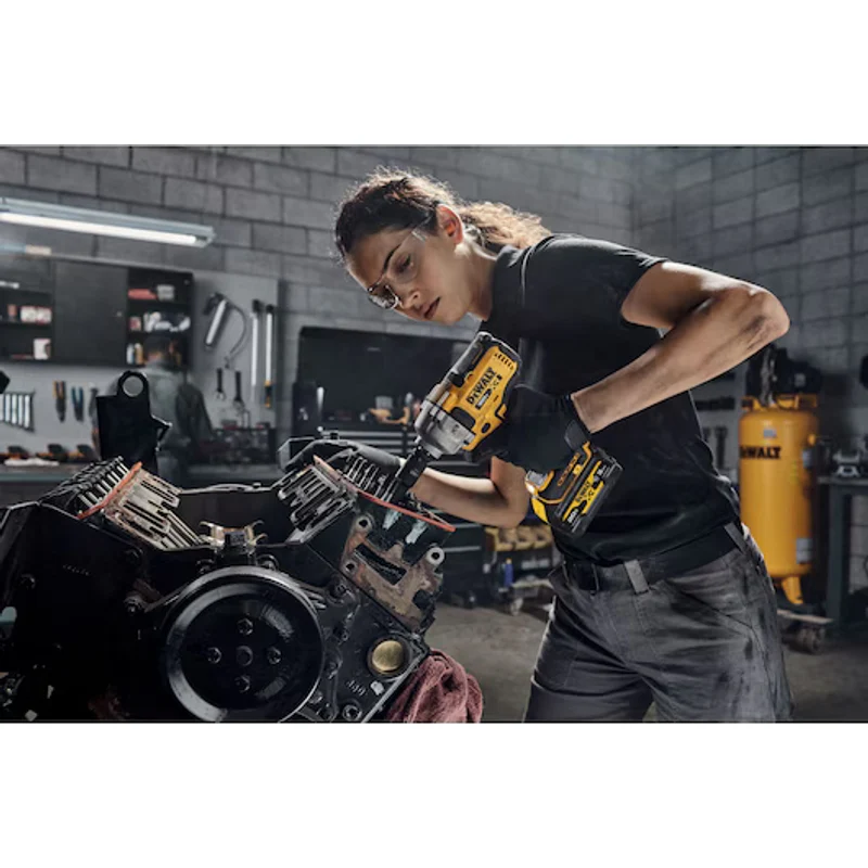 DeWalt 20V MAX* XR® 1/2 In. Mid-Range Impact Wrench with Hog Ring Anvil and Oil-Resistant Batteries Kit DCF891GP2 - Image 6