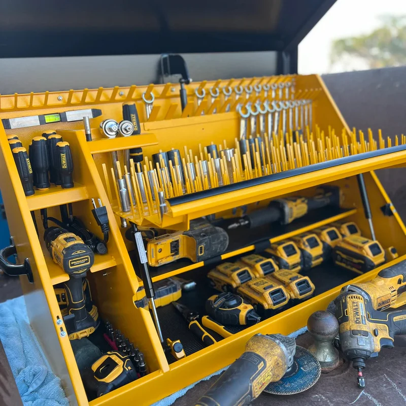 Montezuma 36 x 17 In. Steel Triangle® Toolbox Yellow/Black Top Mount Toolbox DXTB36BY - Image 16