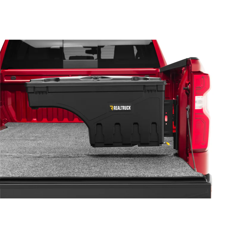 UnderCover Swing Case 99-06 (07 Classic) Silv/Sierra 1500/2500HD/3500HD Fleetside Passenger Model SC101P