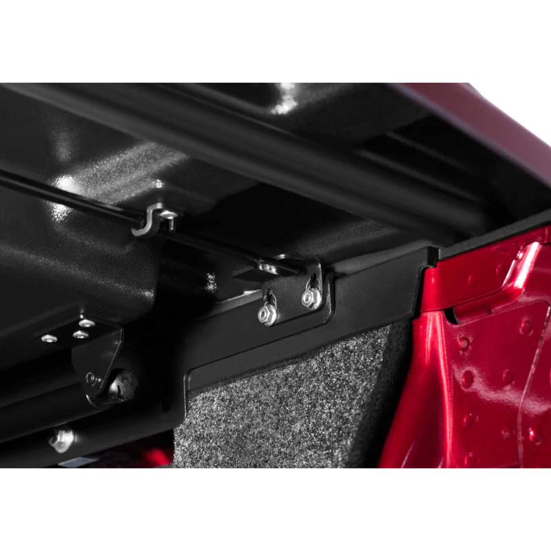 UnderCover LUX 19 (New Body Style)-23 Silverado 1500 6'7 w/out Multi-Flex Tailgate - GPJ - Glory Red Model UC1186L-GPJ - Image 13